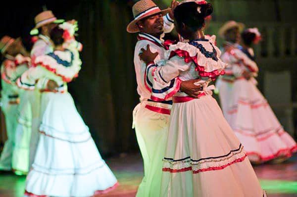 Bailar merengue en La Romana