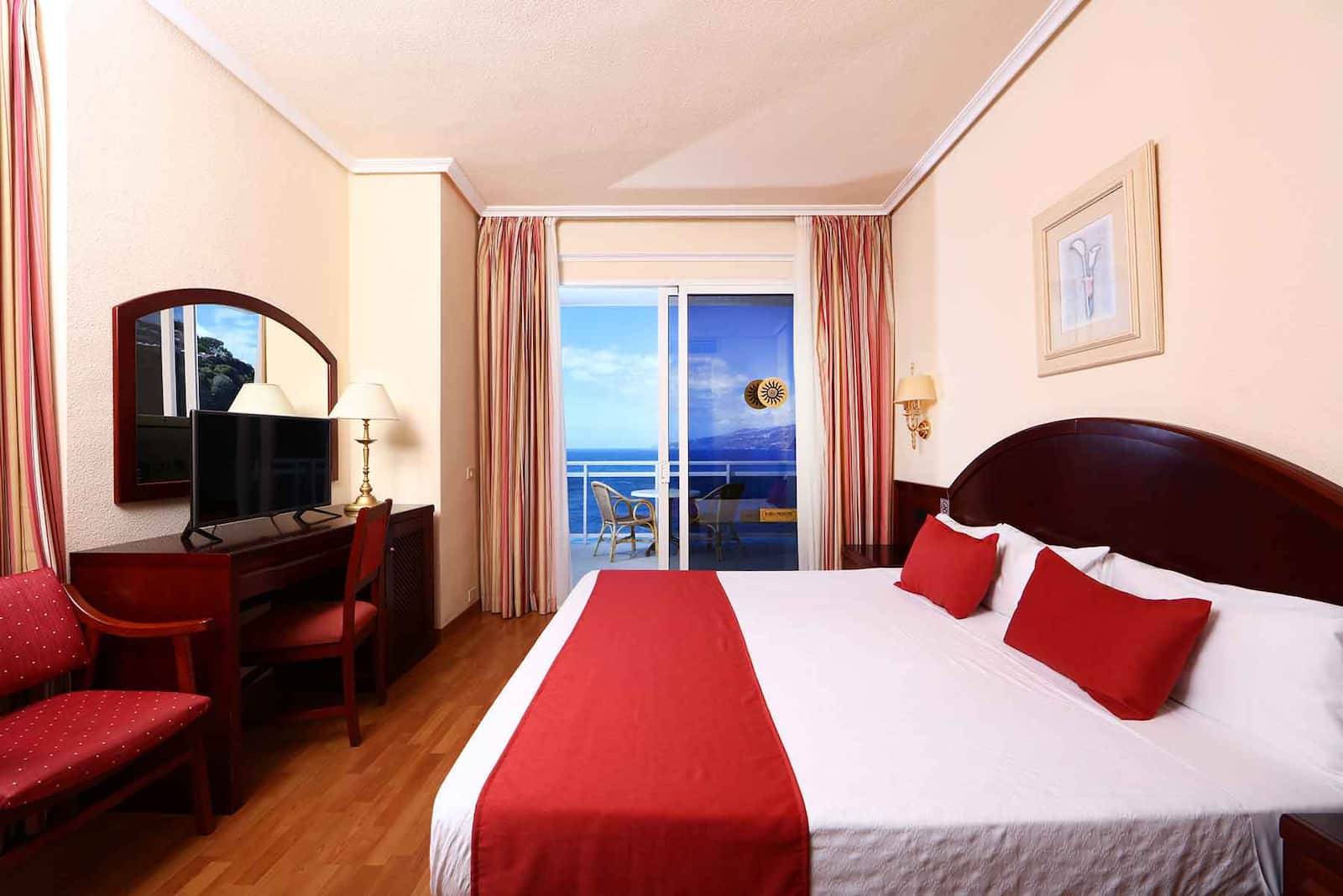 https://www.bahia-principe.com/content/image/1418234036807/otro/room_sanfelipe.jpg