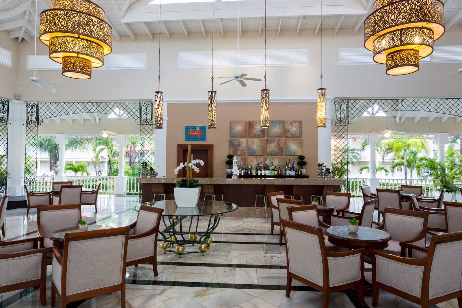 Restaurants and bars in Resort Bouganville - Bahia Principe Hotels