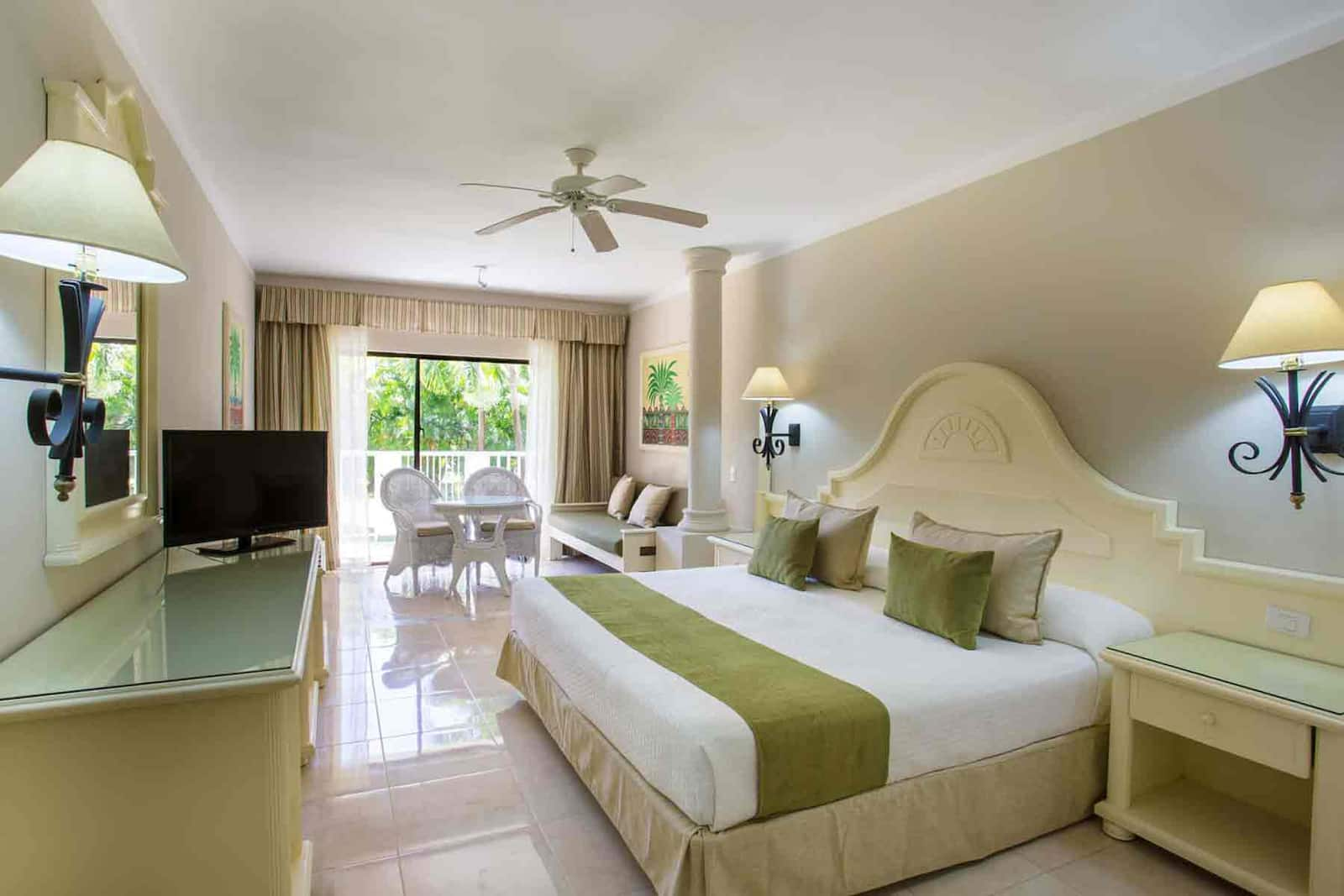 https://www.bahia-principe.com/content/image/g/1418234025003/laromana-theresort-5.jpg