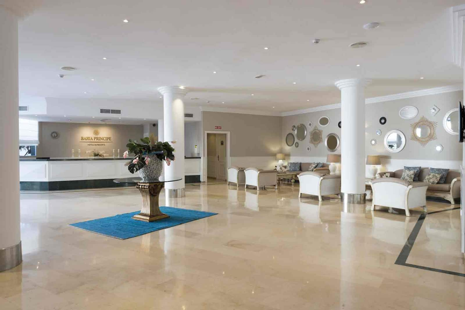 https://www.bahia-principe.com/content/image/g/1418234033381/coralplaya-lobby.jpg