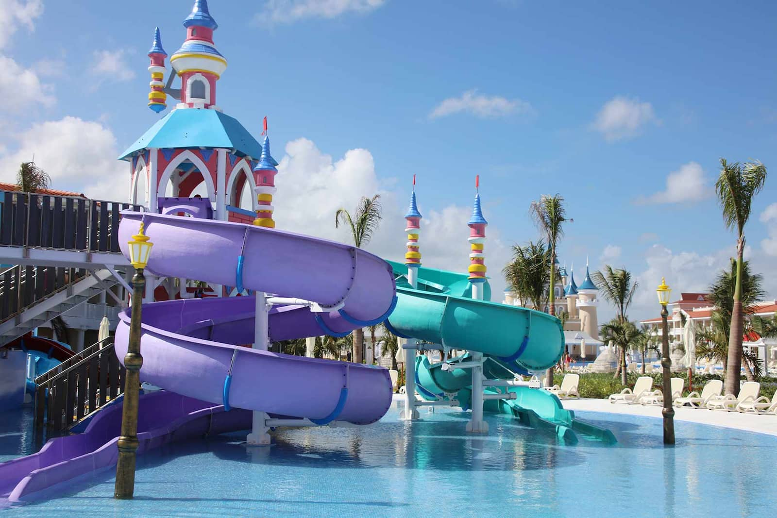 https://www.bahia-principe.com/content/image/g/1418240329108/waterpark-fantasia.jpg