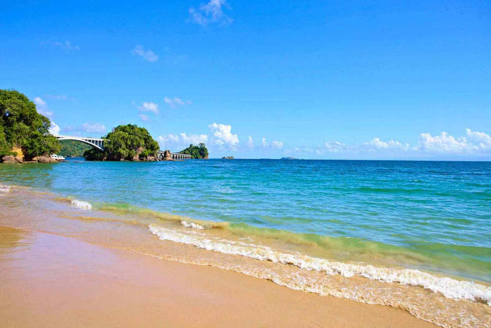 https://www.bahia-principe.com/content/image/g/1418243204364/playa-cayacoa.jpg