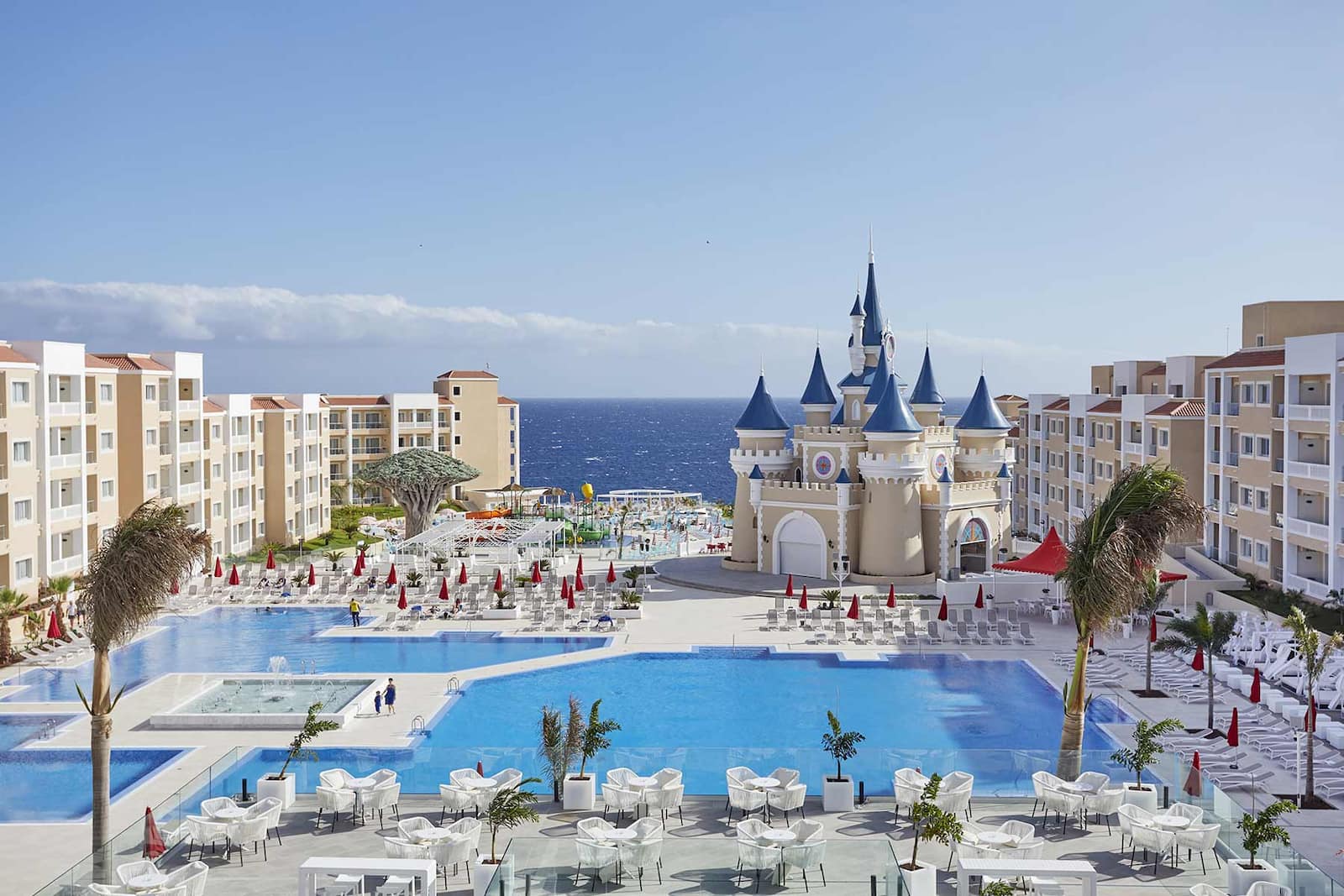 https://www.bahia-principe.com/content/image/g/1418245178541/fantasia-tenerife-views-1.jpg