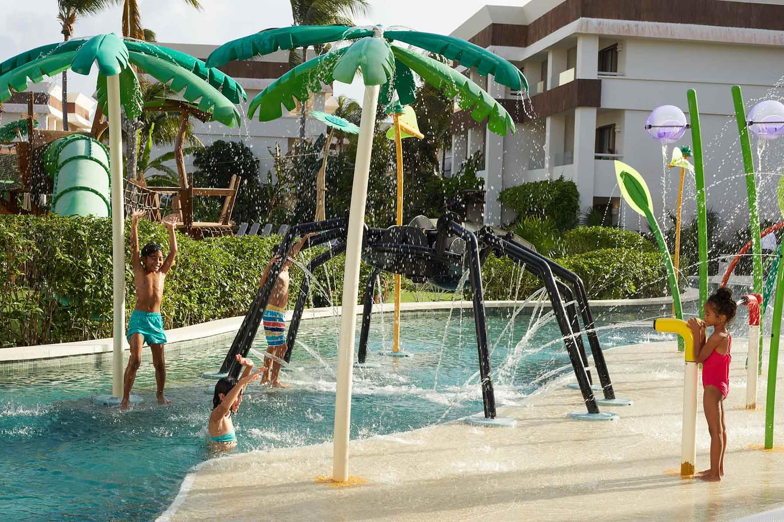 https://www.bahia-principe.com/content/image/g/1418274009984/Tulum_waterpark.jpg