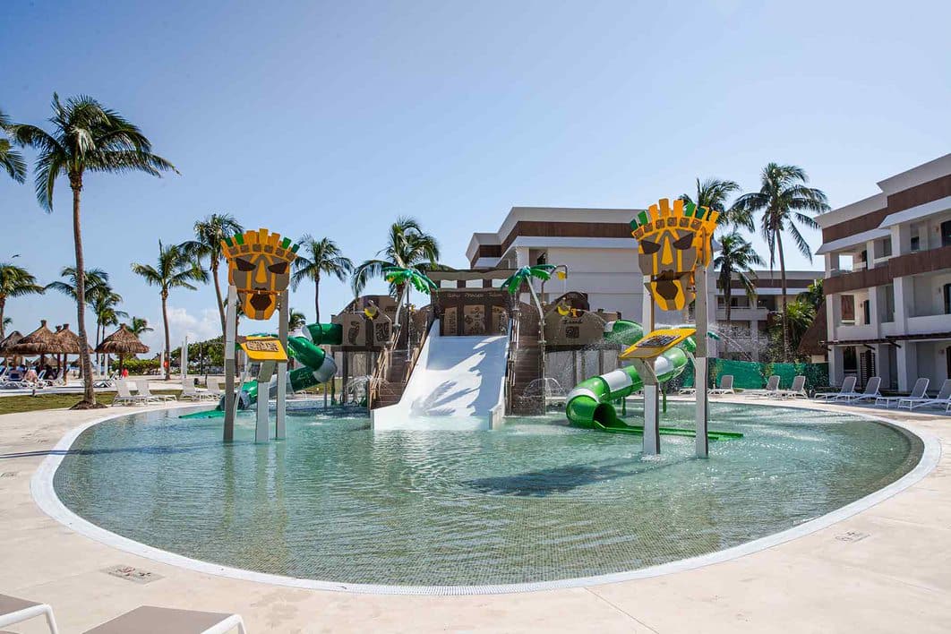 https://www.bahia-principe.com/content/image/g/1418274009984/waterpark.jpg