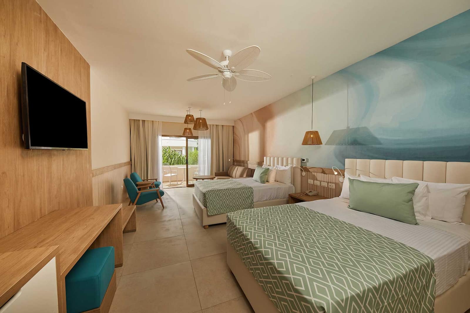 https://www.bahia-principe.com/content/image/g/1418284544465/junior-suite-premium-room2.jpg