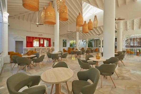 Hotel Bar at Luxury Bahia Principe Esmeralda Don Pablo Collection