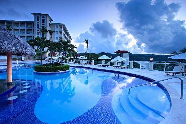 Pool Bar at Grand Bahia Principe Cayacoa