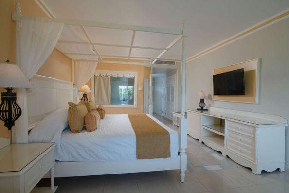 Habitación Junior Suite Deluxe Luxury Bahia Principe Bouganville 2