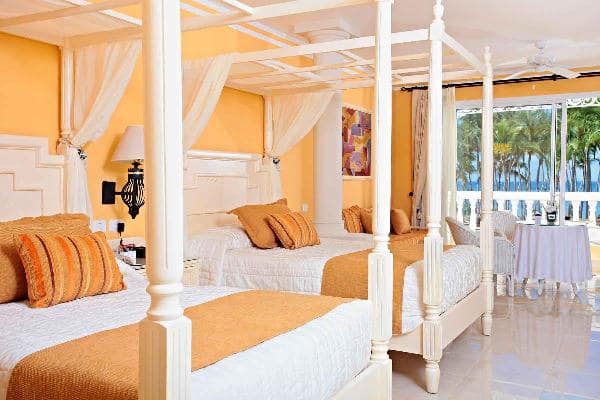 Junior Suite Deluxe Ocean Front Room Luxury Bahia Principe Bouganville 1