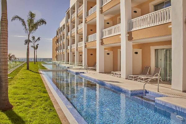 Swim up Junior Suite Room at Fantasia Bahia Principe Tenerife 4