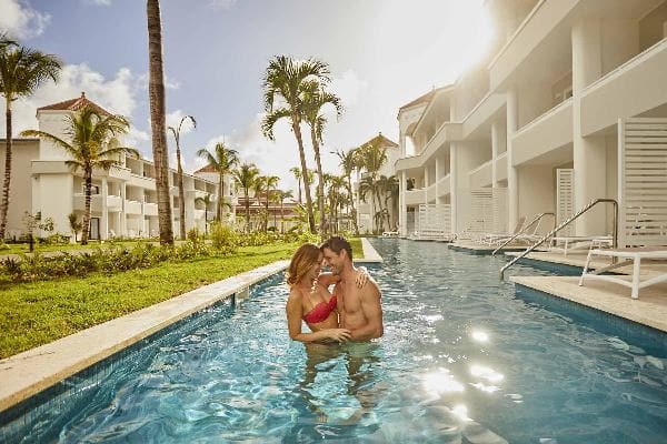 Gallery Image Luxury Bahia Principe Ambar Blue 6