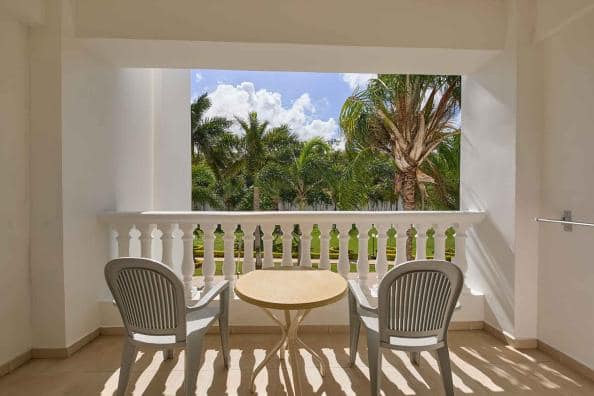 Junior Suite Deluxe Room at Luxury Bahia Principe Runaway Bay 3