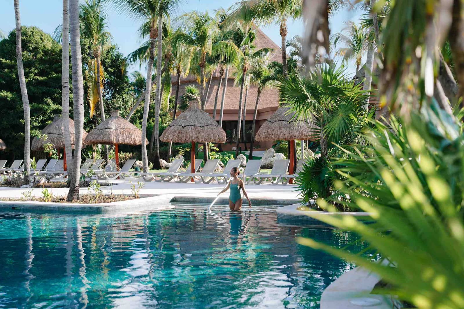 Piscine hôtel Bahia Principe Escape Tequila
