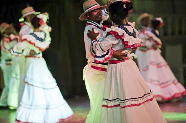 Bailar merengue en La Romana