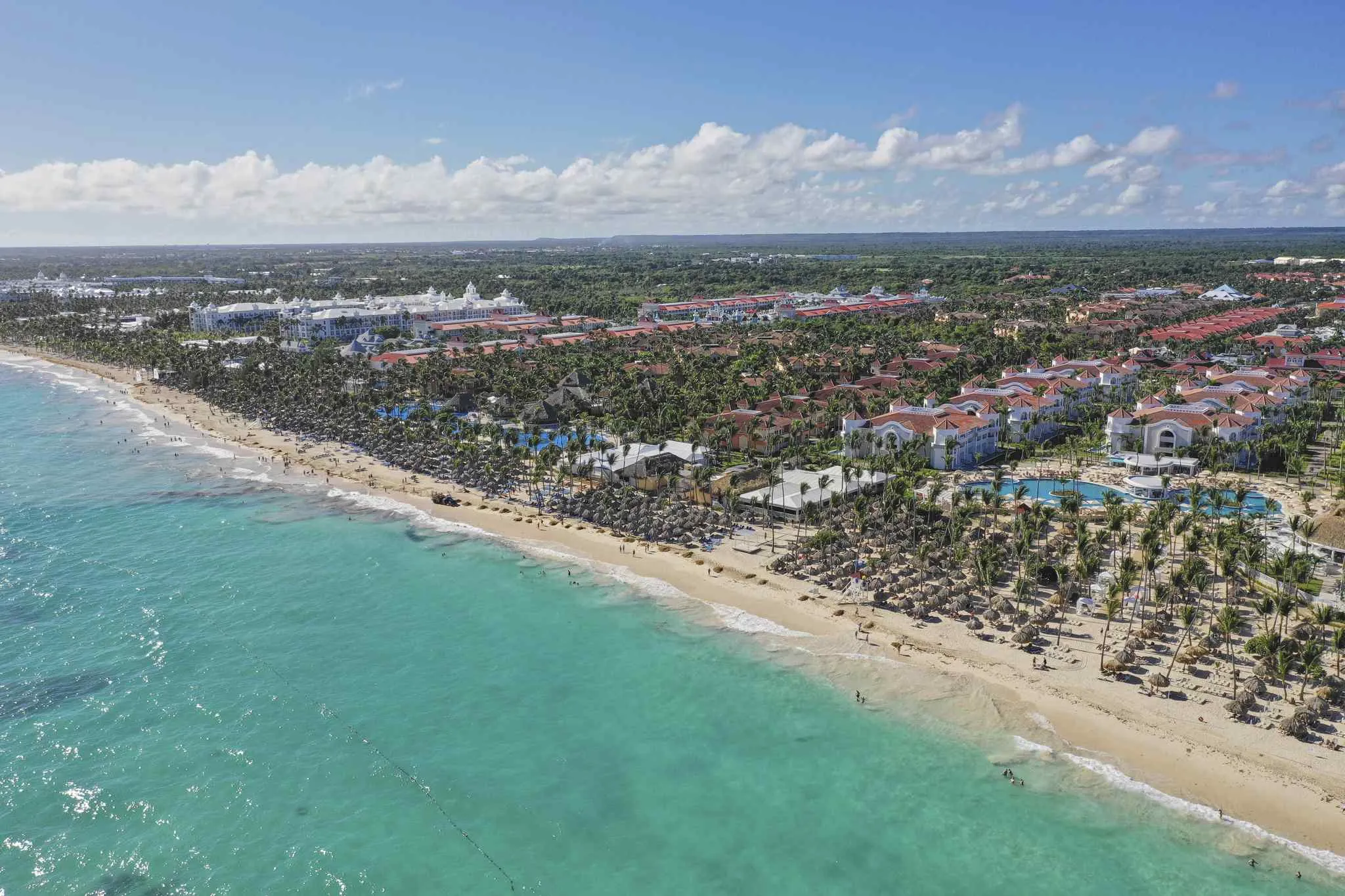 Vista aérea del hotel Bahia Principe Escape Ambar