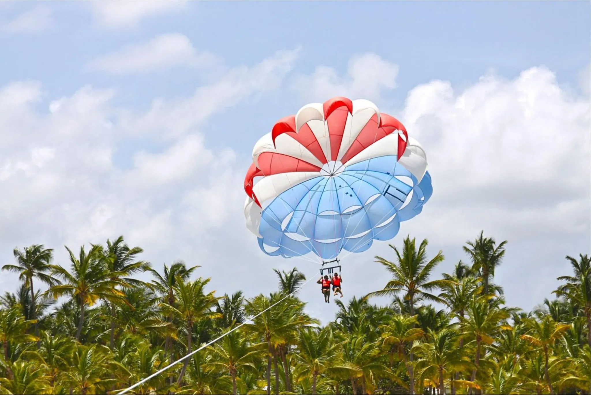 Parasailing en República Dominicana: aventuras desde el aire